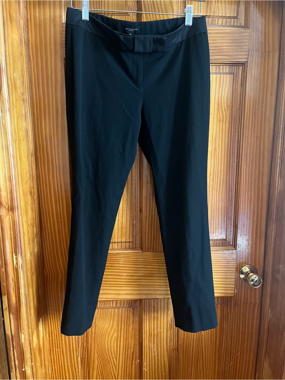 Ann Taylor Black Women’s Petite Size 4 Dress Pants - Straight Fit
